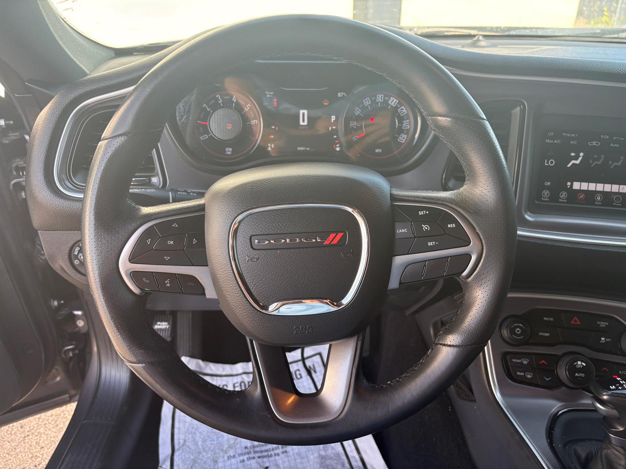 Dodge Challenger SXT RWD 2019