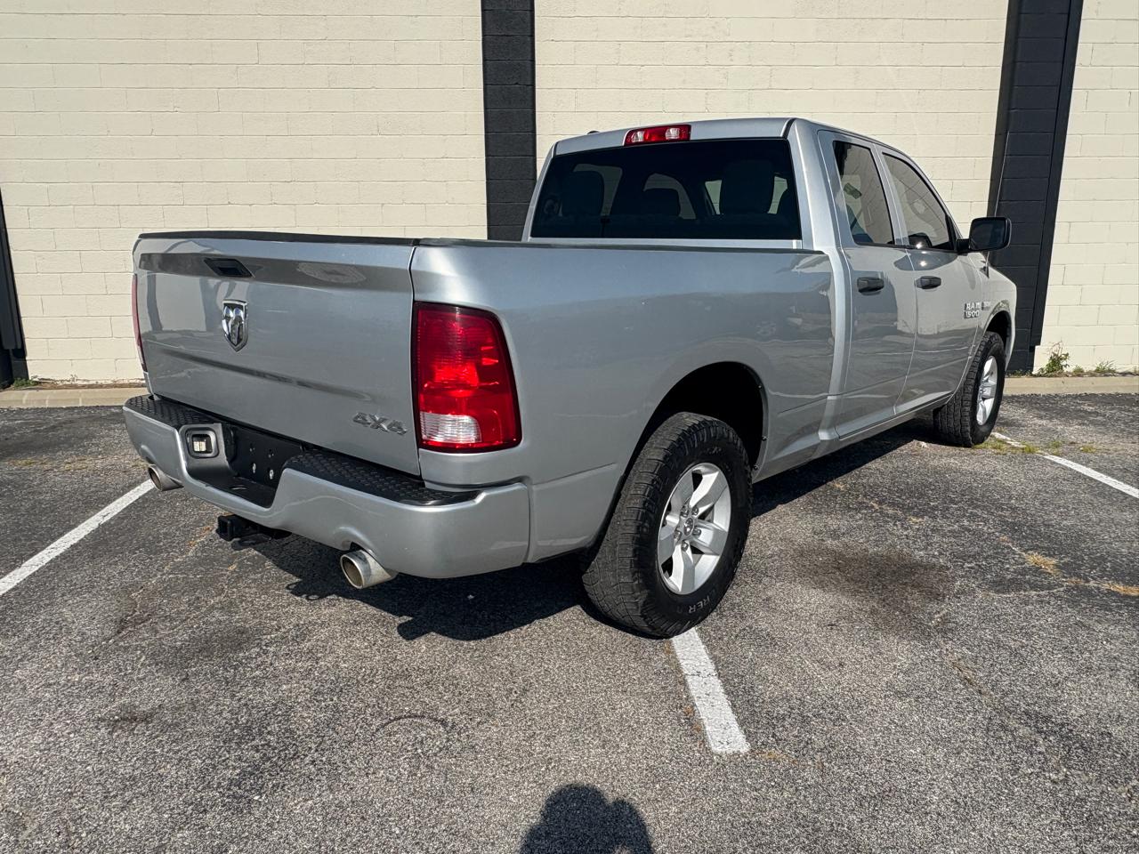 RAM 1500 Express 4x4 Quad Cab 6'4" Box 2017