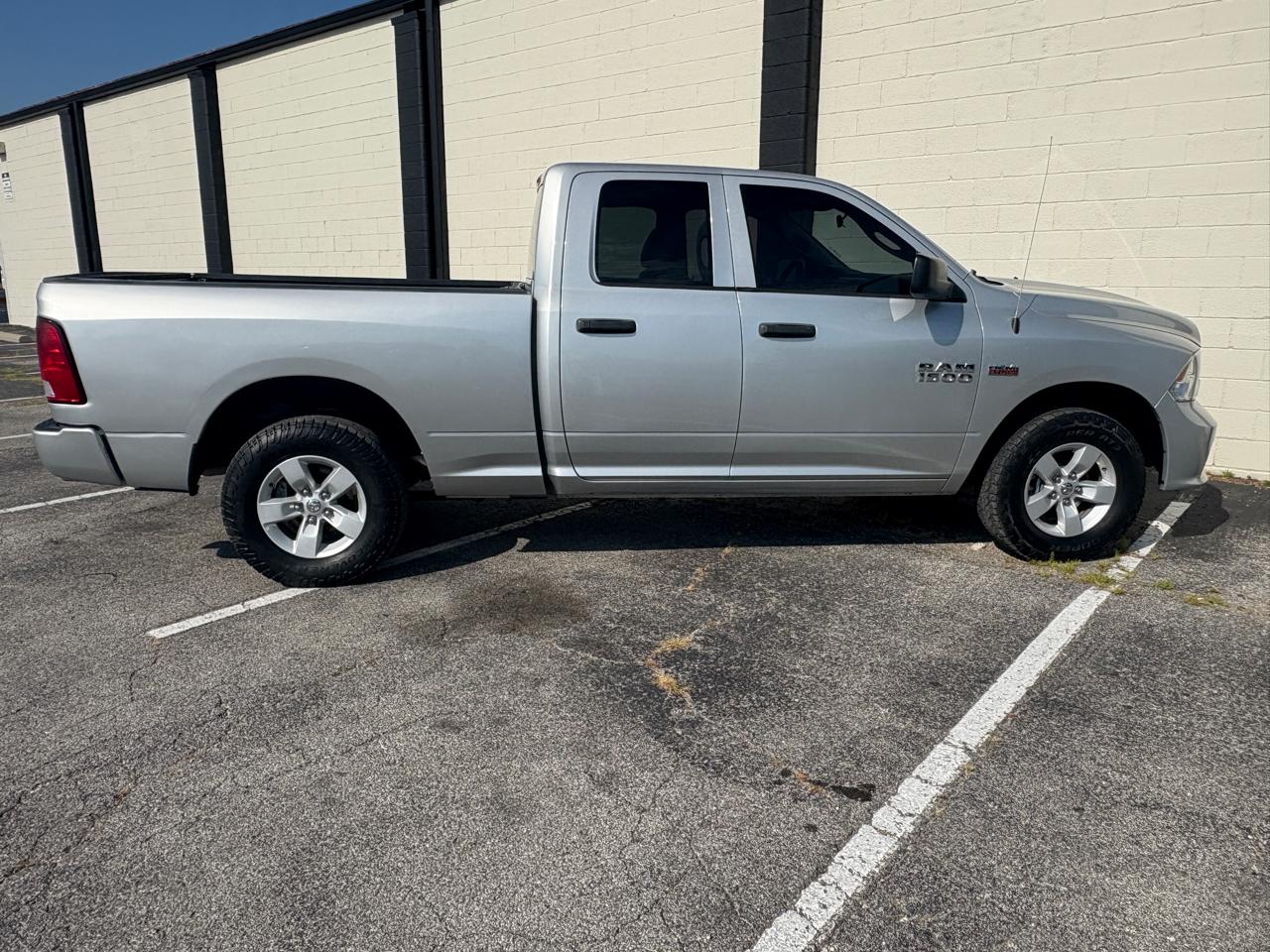 RAM 1500 Express 4x4 Quad Cab 6'4" Box 2017