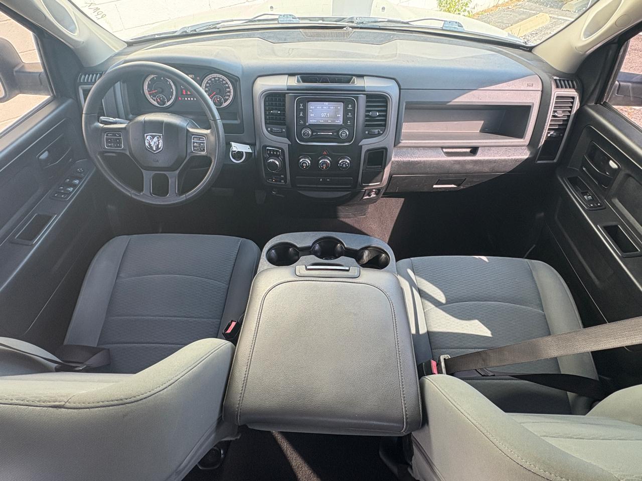 RAM 1500 Express 4x4 Quad Cab 6'4" Box 2017