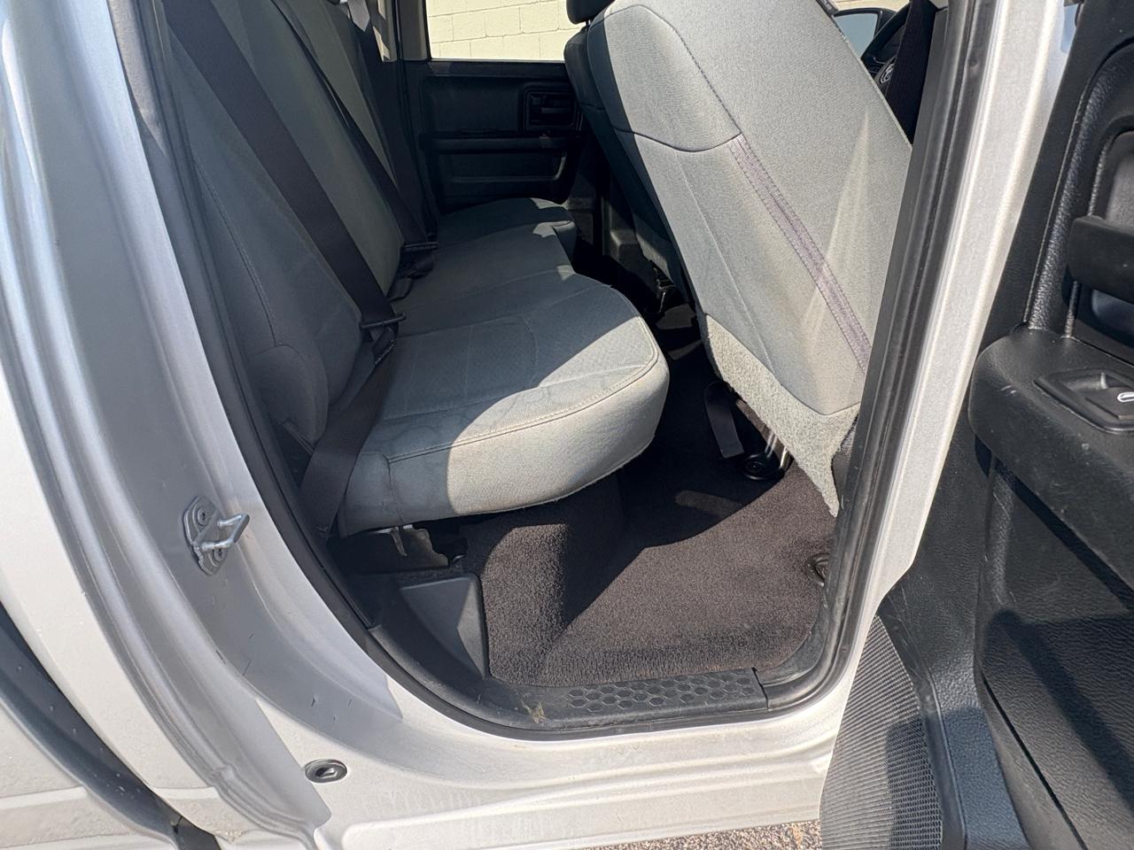 RAM 1500 Express 4x4 Quad Cab 6'4" Box 2017