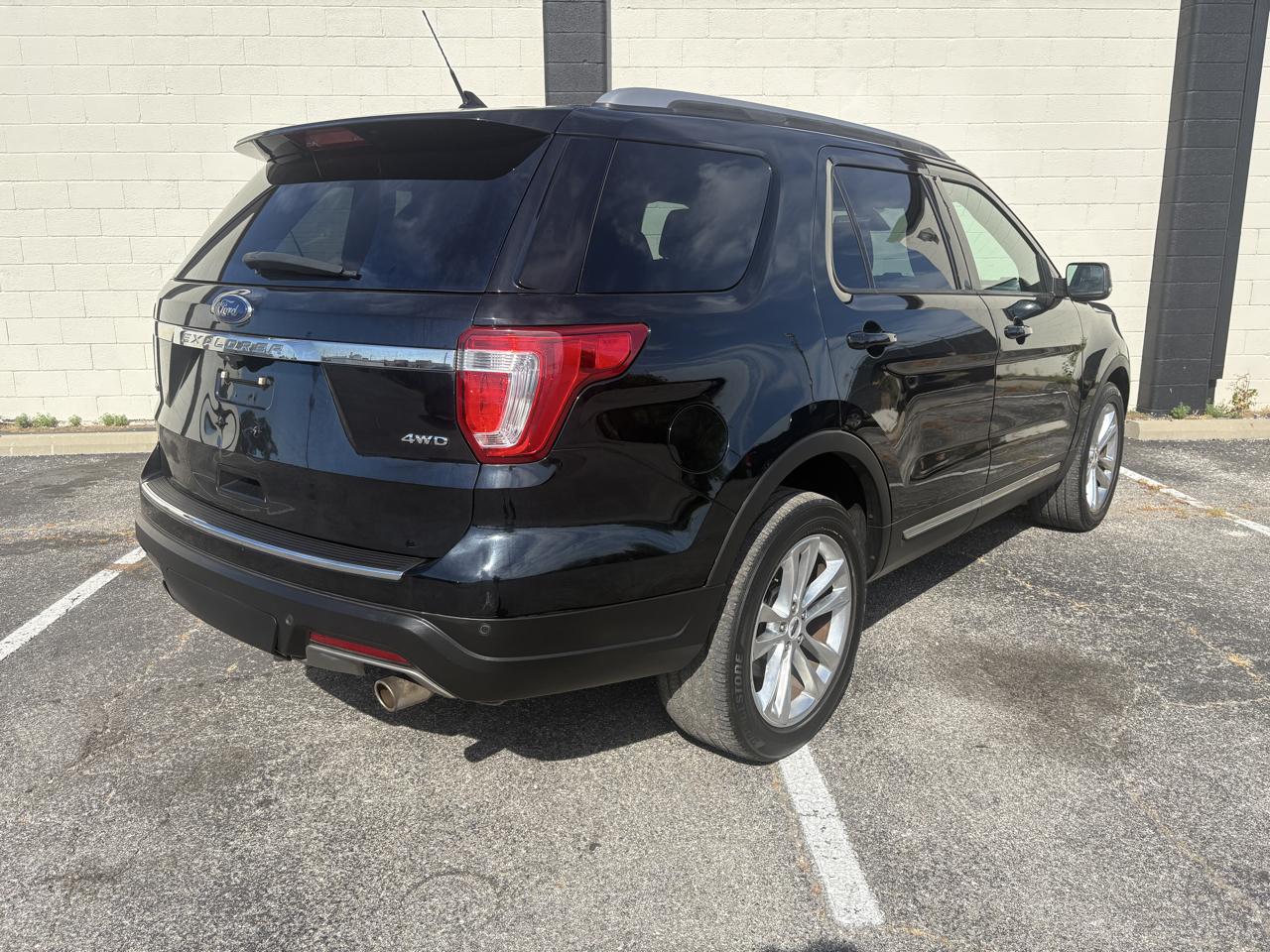 Ford Explorer XLT 4WD 2018