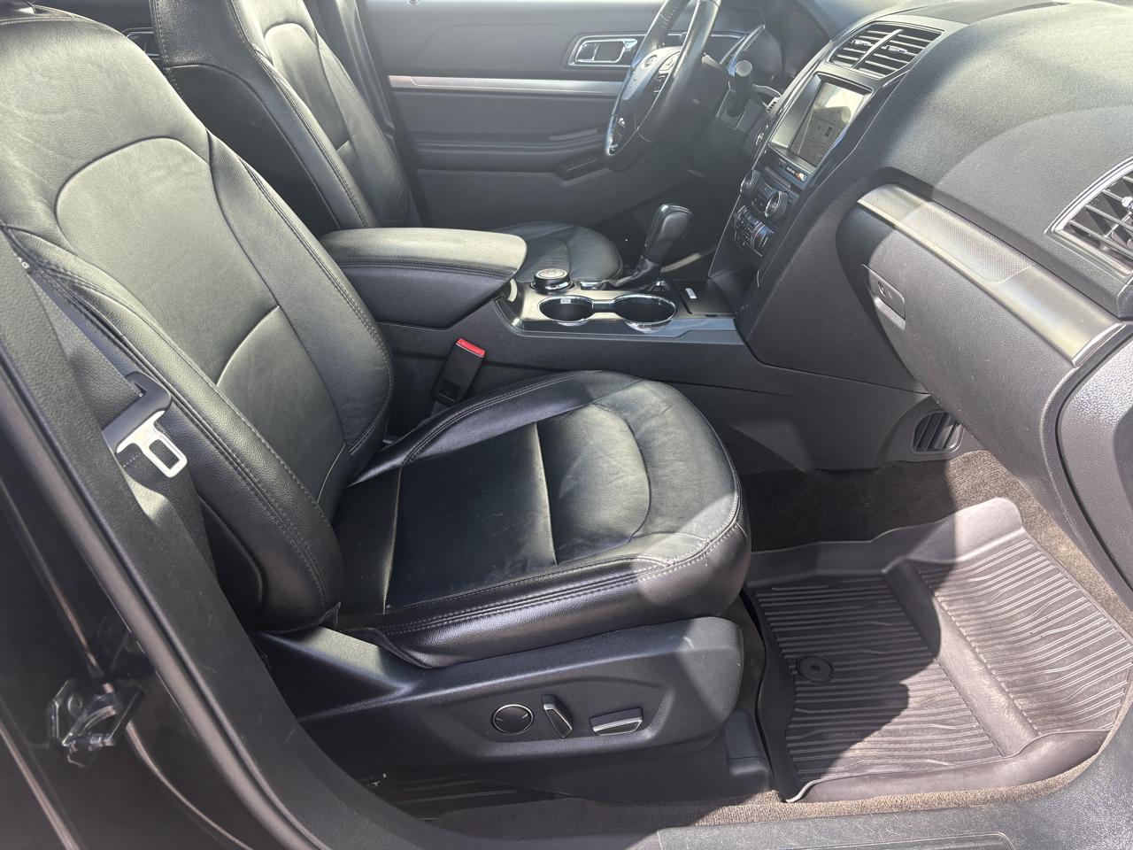 Ford Explorer XLT 4WD 2018
