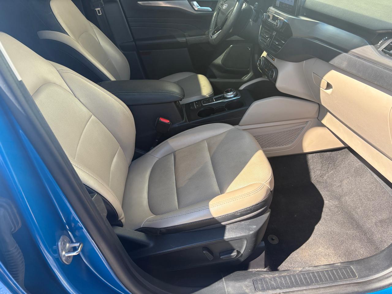 Ford Escape Titanium AWD 2021