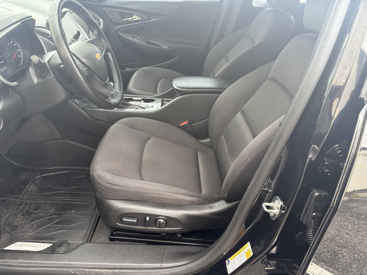 Chevrolet Malibu 4dr Sdn RS 2024