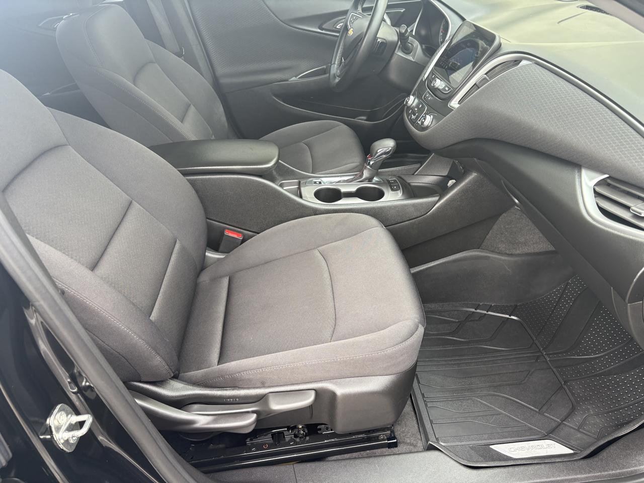 Chevrolet Malibu 4dr Sdn RS 2024