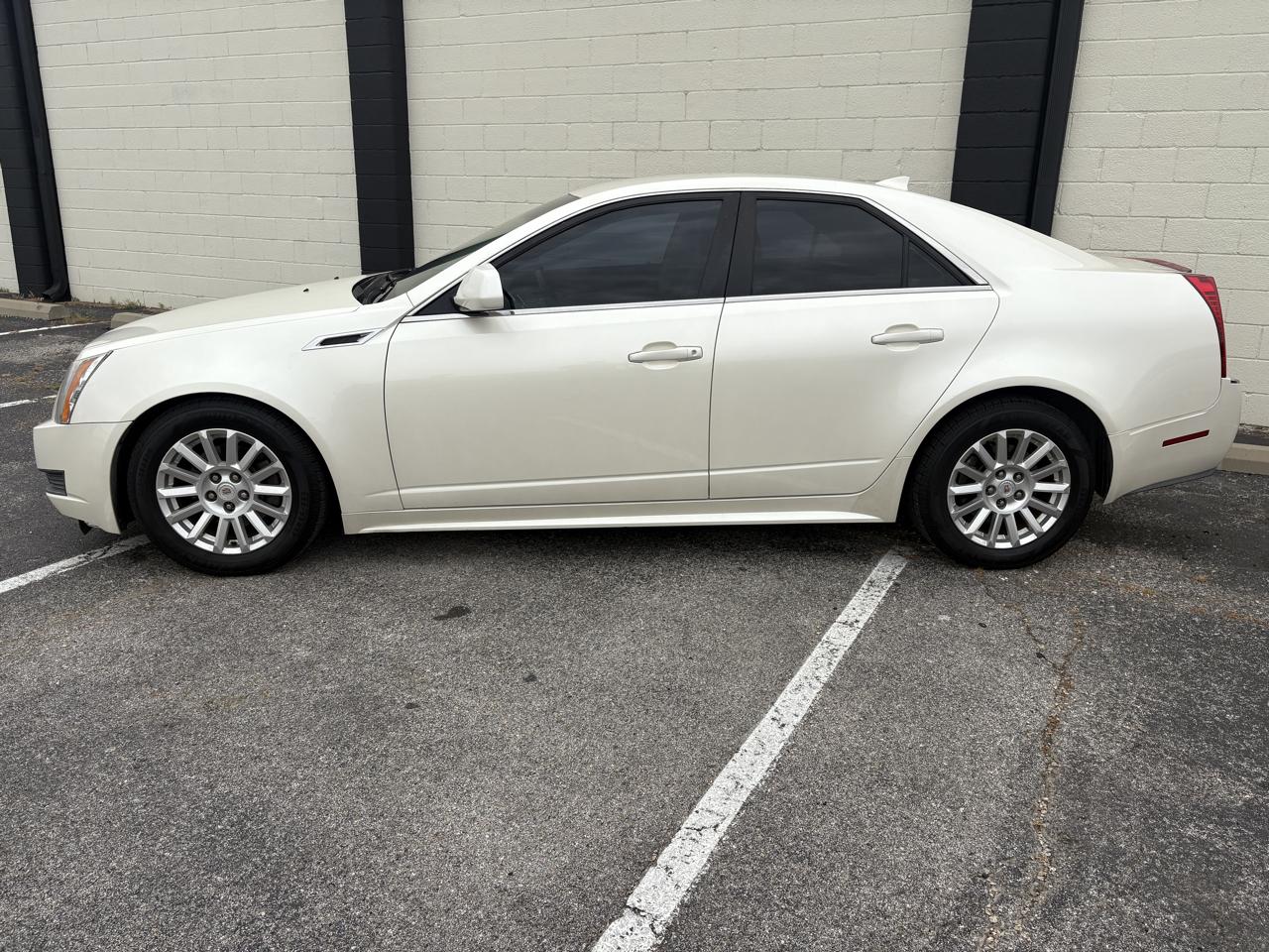 Cadillac CTS Sedan 4dr Sdn 3.0L Luxury RWD 2011