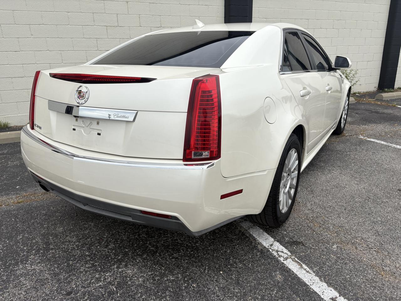 Cadillac CTS Sedan 4dr Sdn 3.0L Luxury RWD 2011