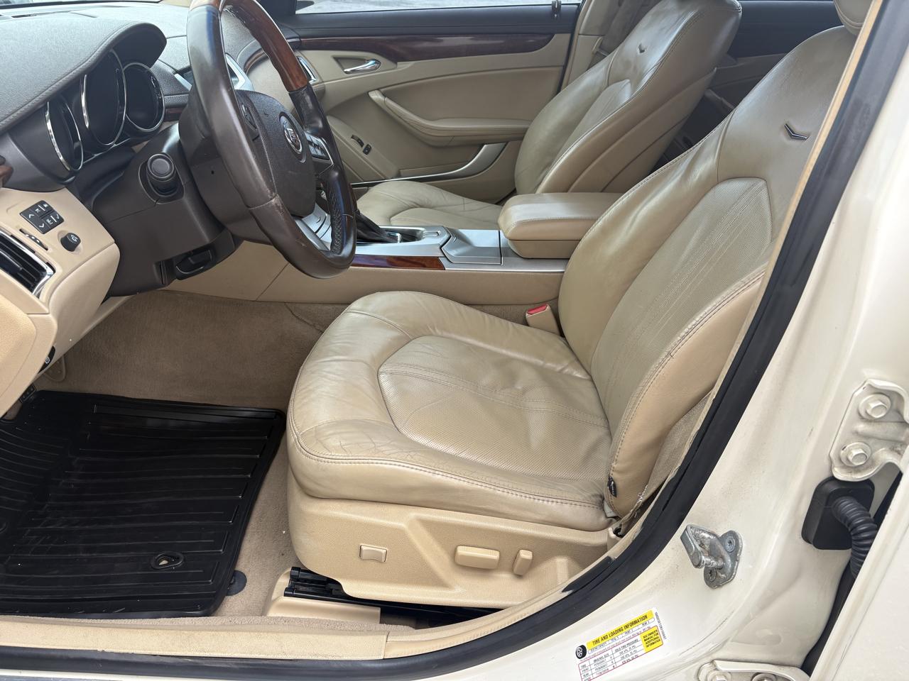 Cadillac CTS Sedan 4dr Sdn 3.0L Luxury RWD 2011