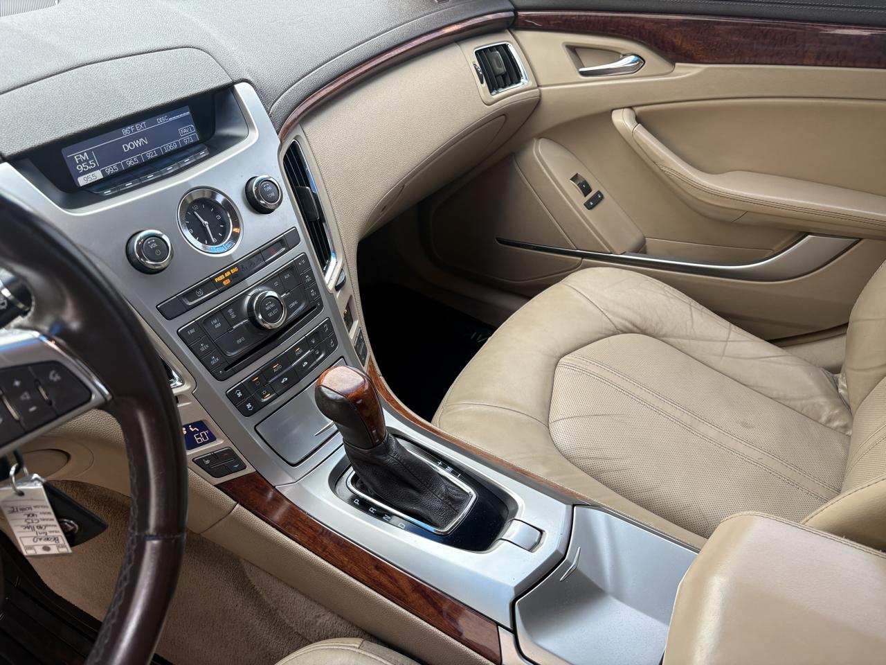 Cadillac CTS Sedan 4dr Sdn 3.0L Luxury RWD 2011