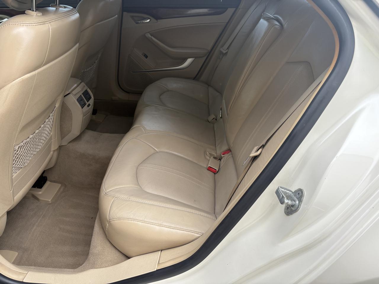 Cadillac CTS Sedan 4dr Sdn 3.0L Luxury RWD 2011
