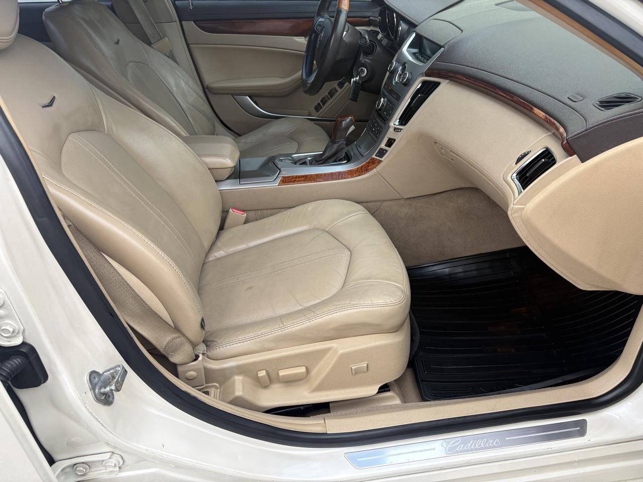 Cadillac CTS Sedan 4dr Sdn 3.0L Luxury RWD 2011