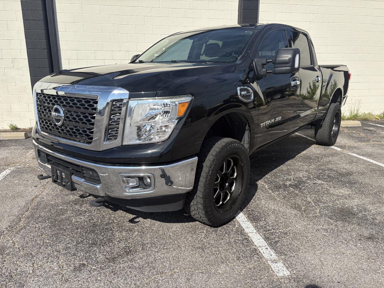 2017 Nissan Titan XD 4x2 Gas Crew Cab SV