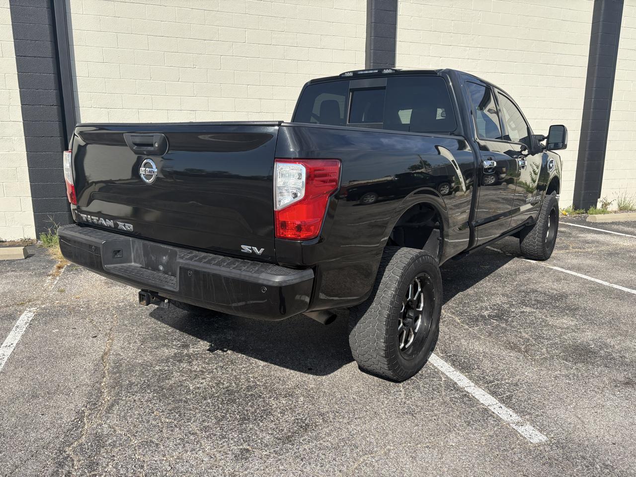 Nissan Titan XD 4x2 Gas Crew Cab SV 2017