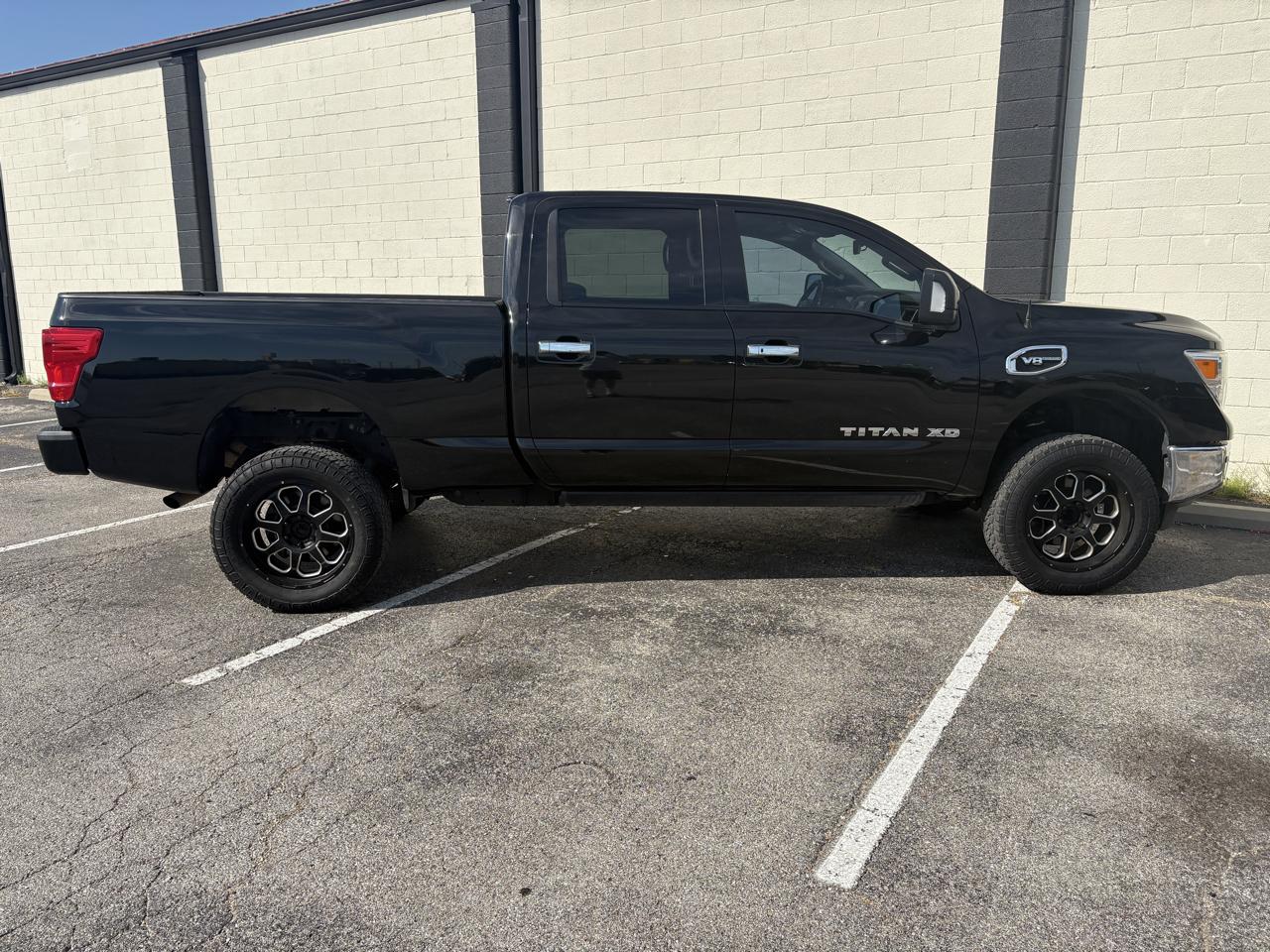 Nissan Titan XD 4x2 Gas Crew Cab SV 2017
