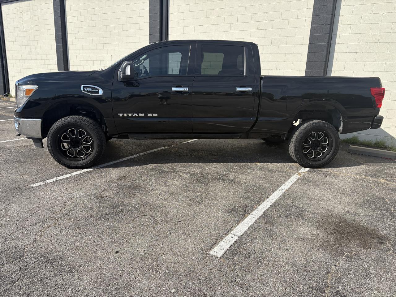 Nissan Titan XD 4x2 Gas Crew Cab SV 2017