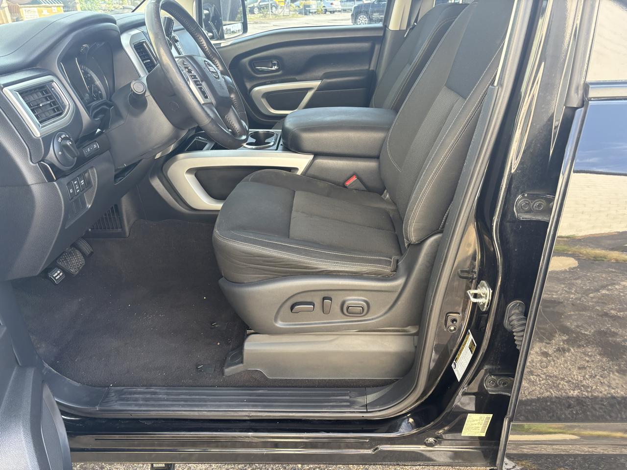Nissan Titan XD 4x2 Gas Crew Cab SV 2017