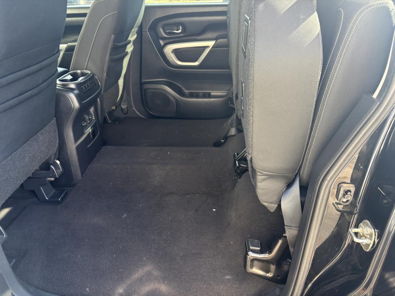 Nissan Titan XD 4x2 Gas Crew Cab SV 2017