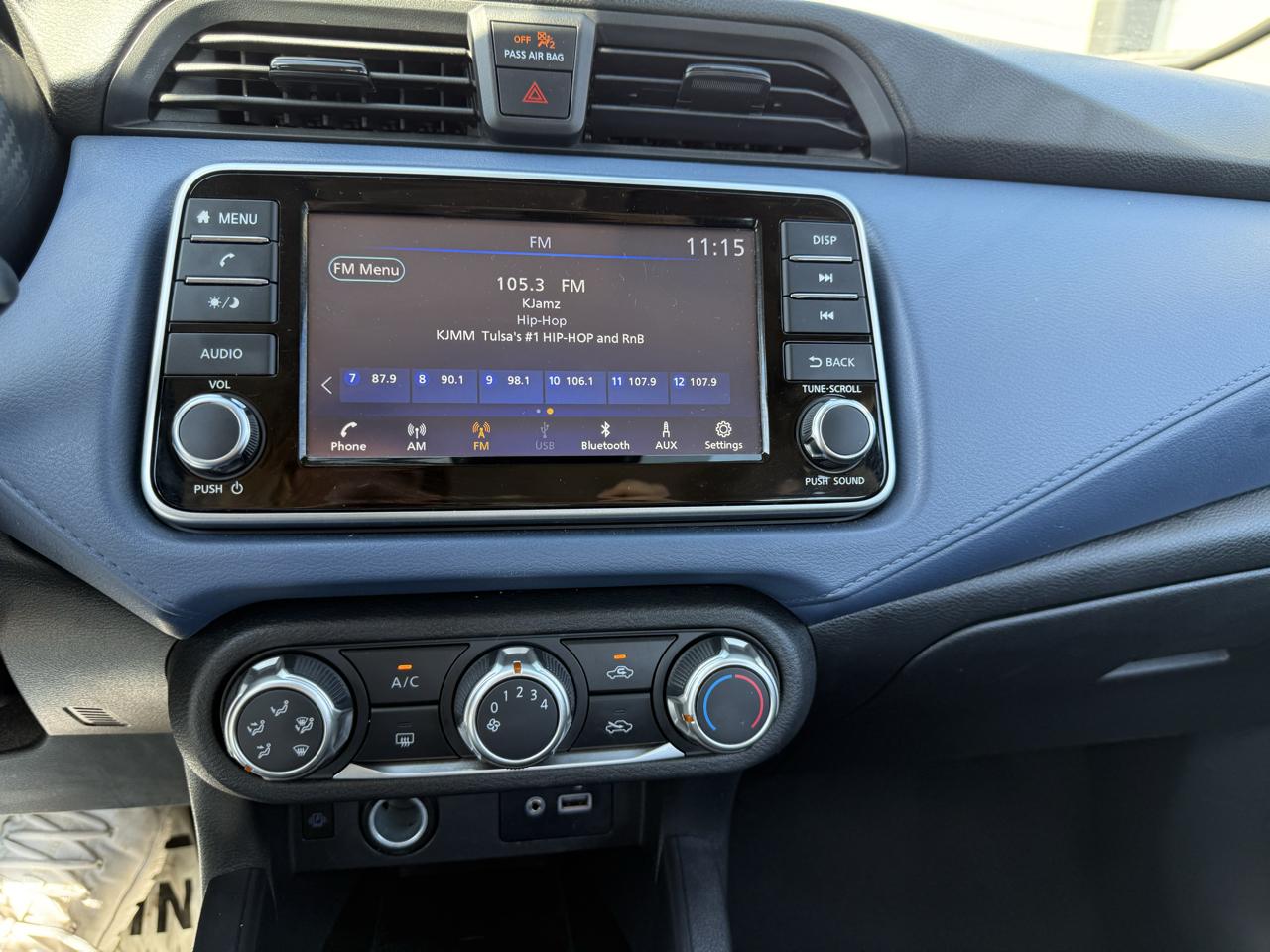 Nissan Versa SV CVT 2025
