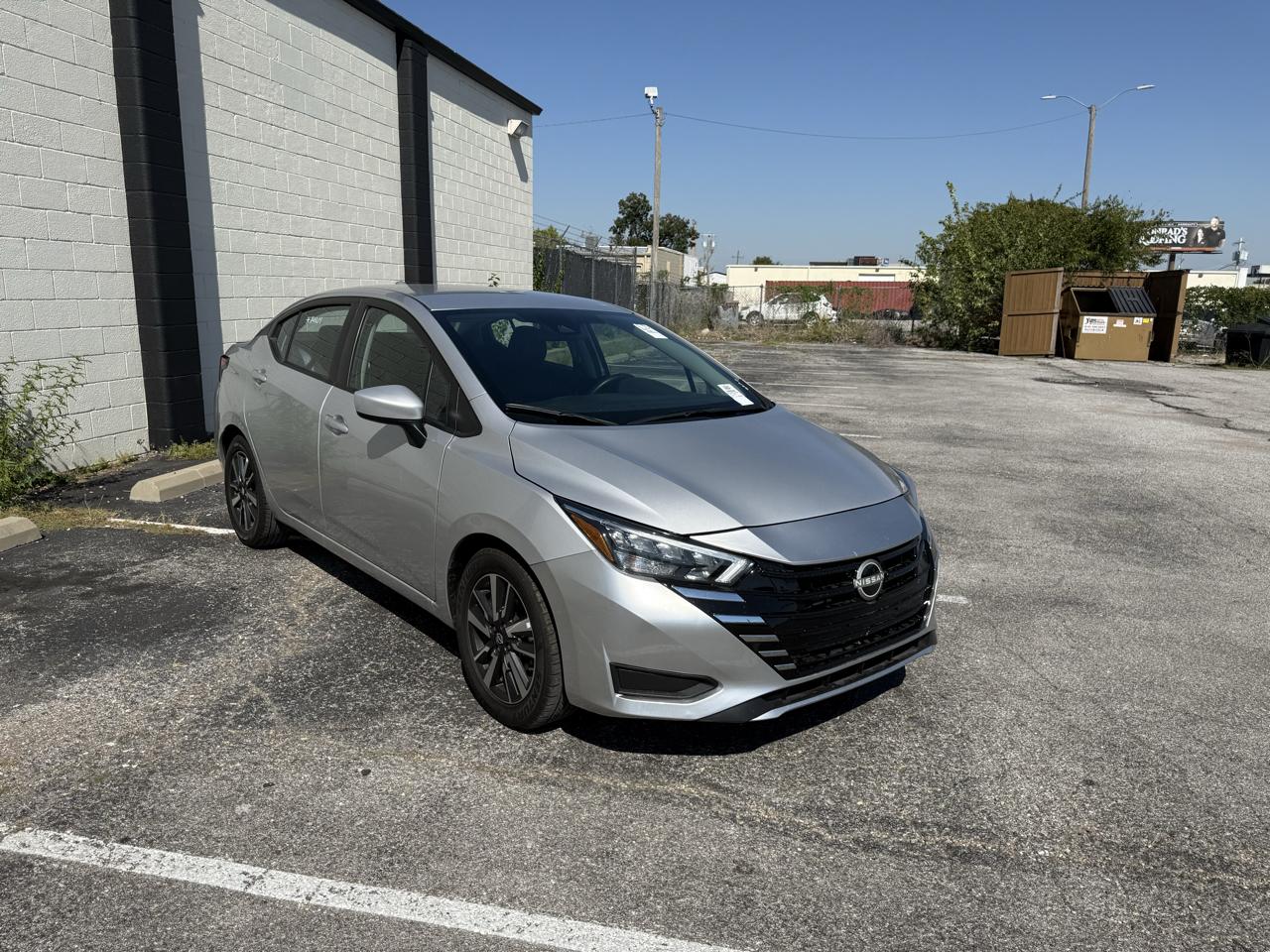 Nissan Versa SV CVT 2025