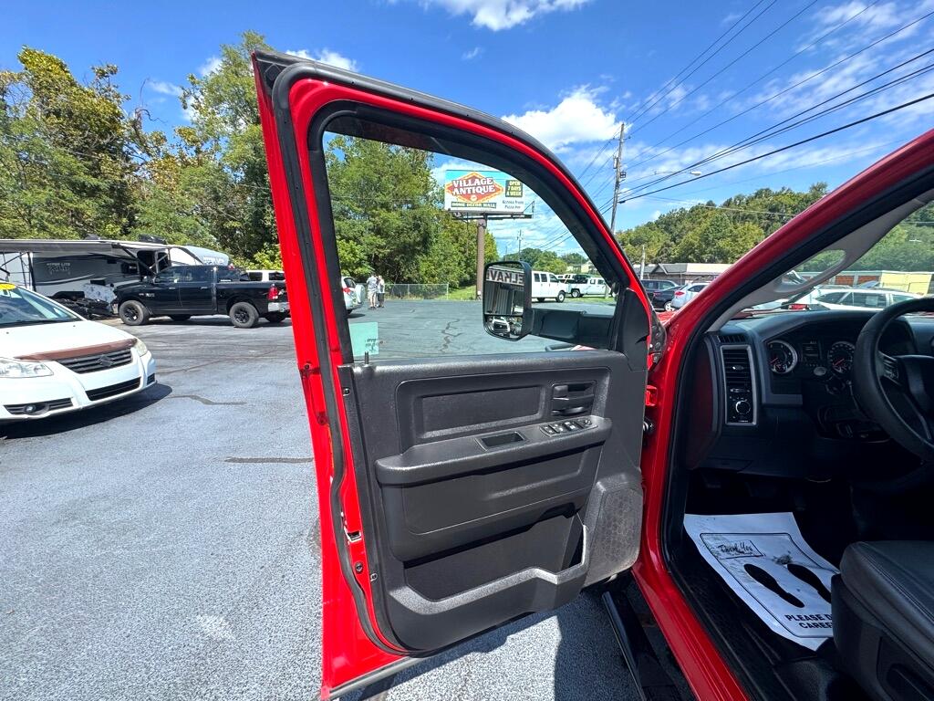 RAM 3500 Tradesman Crew Cab 4WD DRW 2016