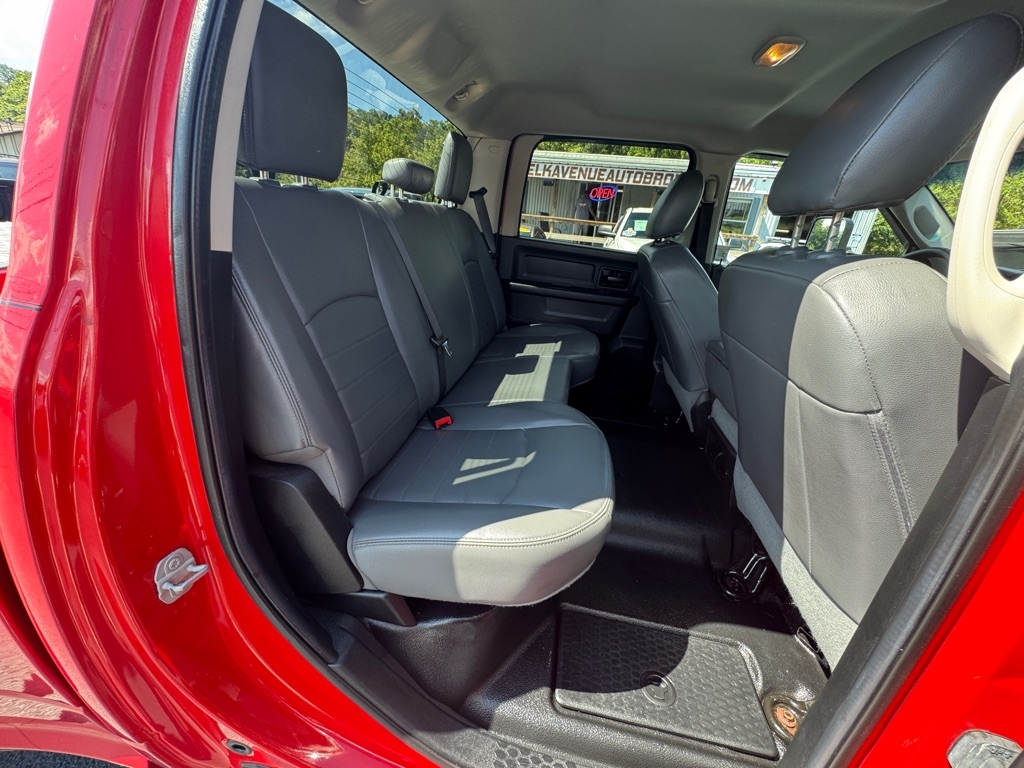 RAM 3500 Tradesman Crew Cab 4WD DRW 2016