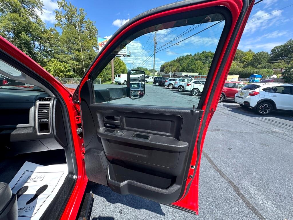 RAM 3500 Tradesman Crew Cab 4WD DRW 2016