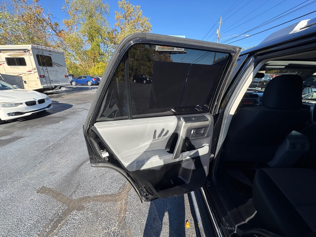 Toyota 4Runner SR5 4WD 2011