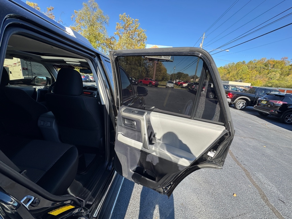 Toyota 4Runner SR5 4WD 2011