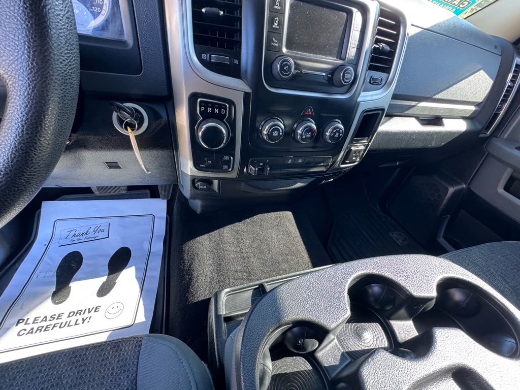 RAM 1500 SLT Crew Cab SWB 4WD 2016