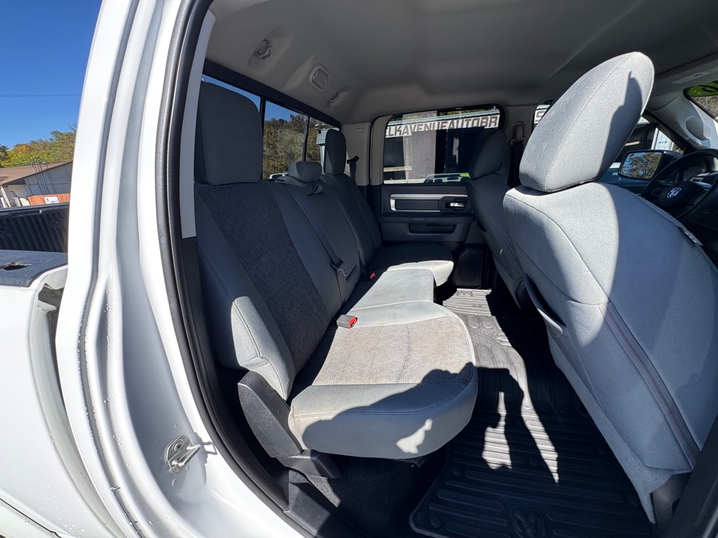 RAM 1500 SLT Crew Cab SWB 4WD 2016