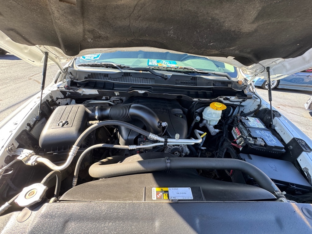 RAM 1500 SLT Crew Cab SWB 4WD 2016