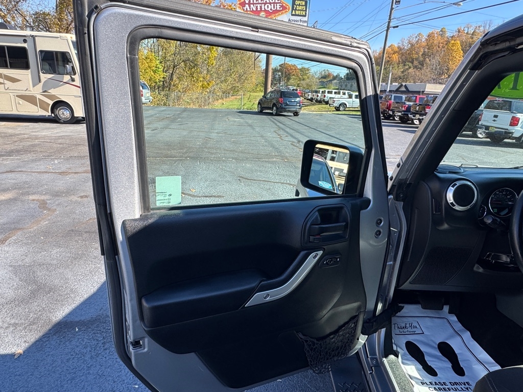 Jeep Wrangler Unlimited Sahara 4WD 2017