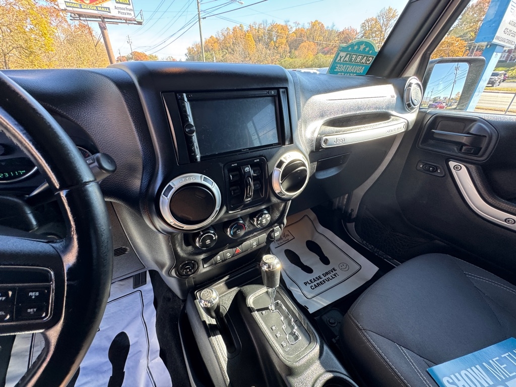 Jeep Wrangler Unlimited Sahara 4WD 2017