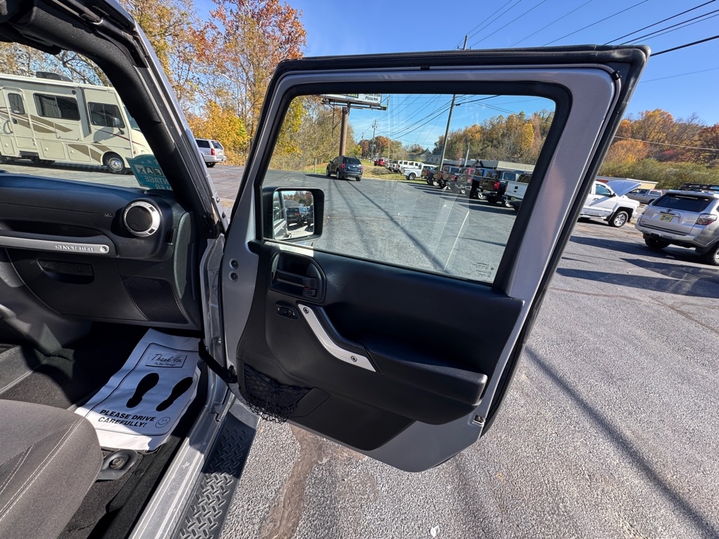 Jeep Wrangler Unlimited Sahara 4WD 2017