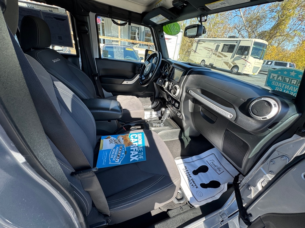 Jeep Wrangler Unlimited Sahara 4WD 2017