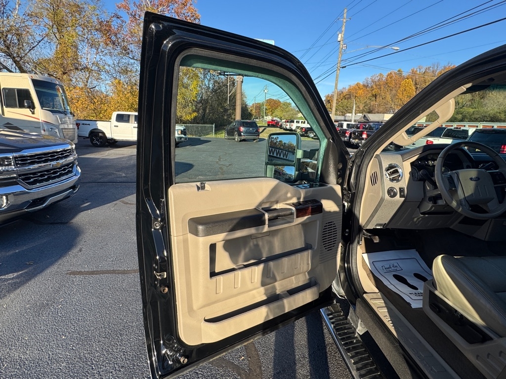 Ford F-250 SD Lariat Crew Cab 4WD 2010