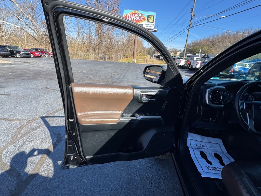 Toyota Tacoma Limited Double Cab V6 6AT 4WD 2017