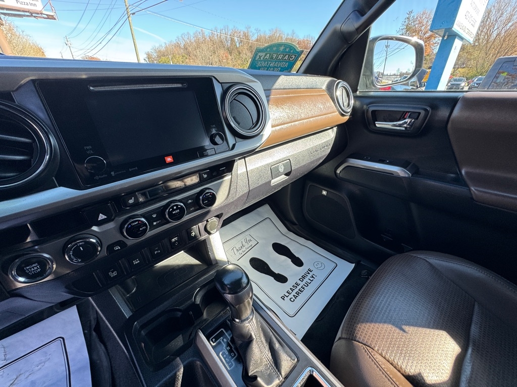 Toyota Tacoma Limited Double Cab V6 6AT 4WD 2017