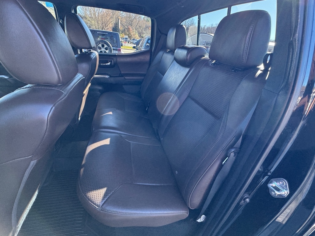 Toyota Tacoma Limited Double Cab V6 6AT 4WD 2017