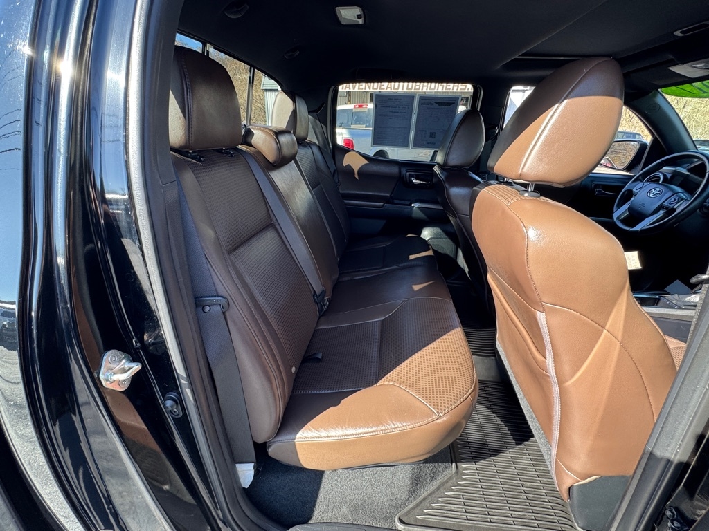 Toyota Tacoma Limited Double Cab V6 6AT 4WD 2017