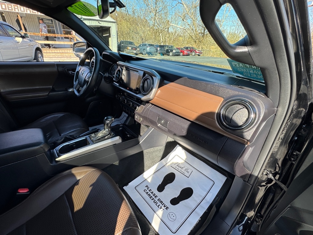 Toyota Tacoma Limited Double Cab V6 6AT 4WD 2017