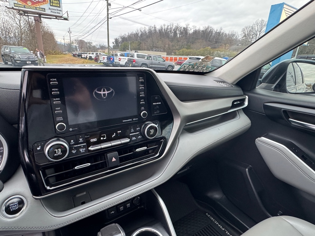 Toyota Highlander XLE AWD V6 2021