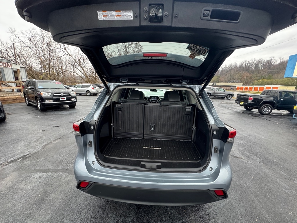 Toyota Highlander XLE AWD V6 2021