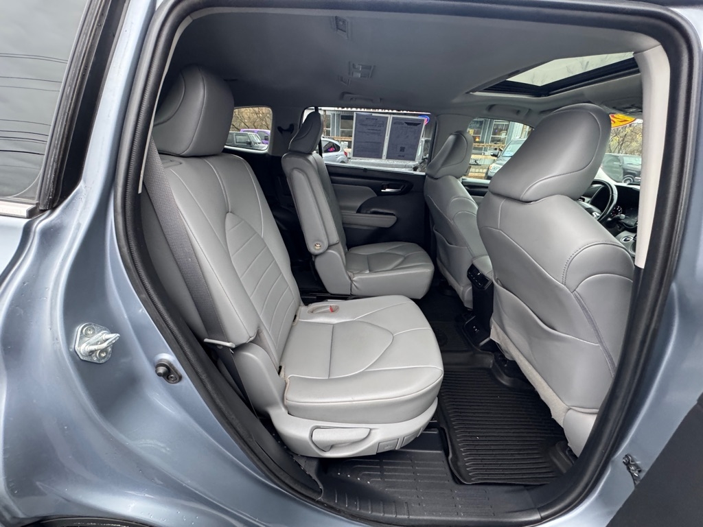 Toyota Highlander XLE AWD V6 2021