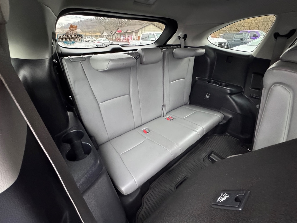 Toyota Highlander XLE AWD V6 2021