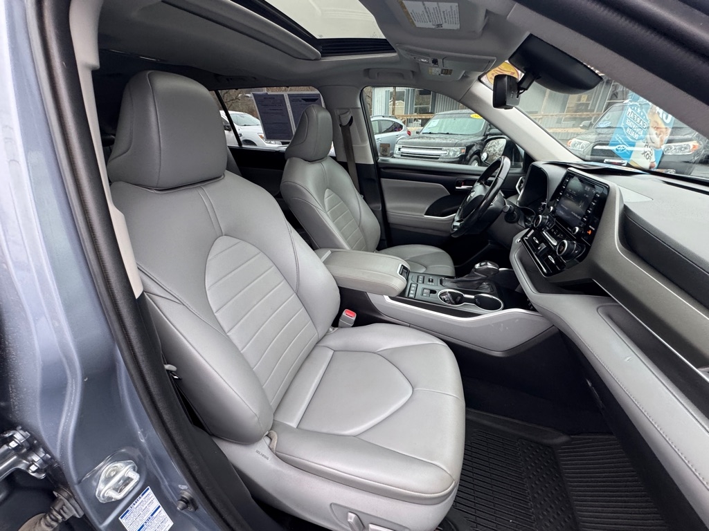 Toyota Highlander XLE AWD V6 2021