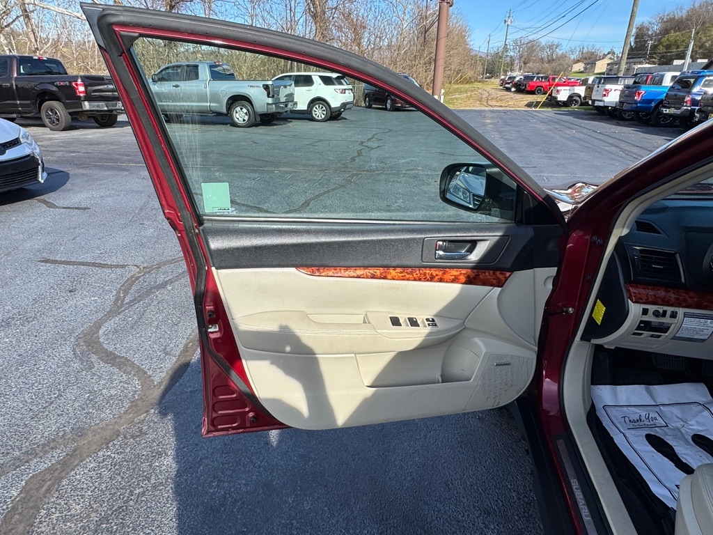 Subaru Outback 2.5i Limited 2011