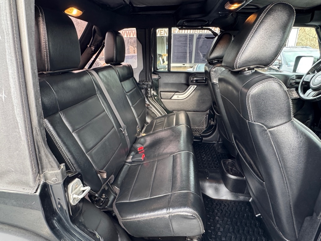 Jeep Wrangler Unlimited Rubicon 4WD 2012