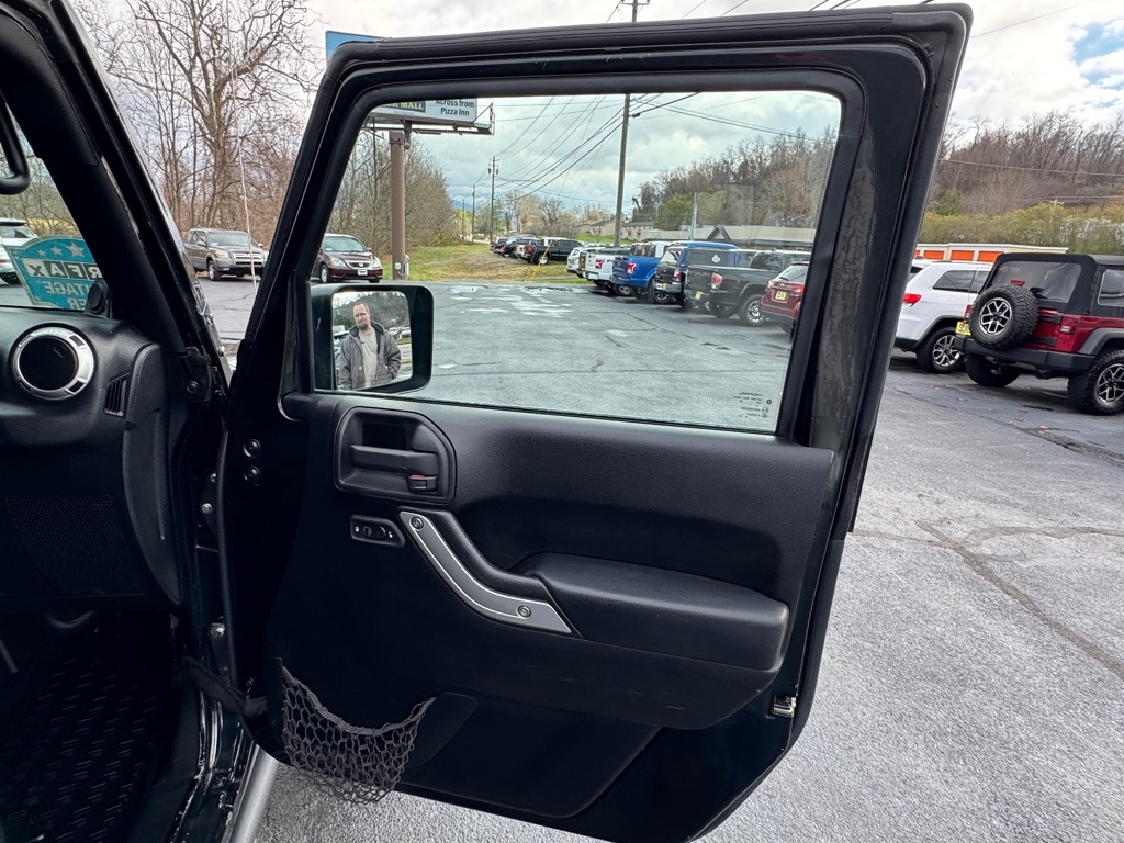 Jeep Wrangler Unlimited Rubicon 4WD 2012